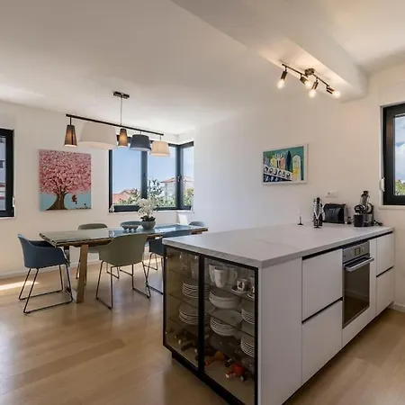 Sal Mare - Luxury And Elegant Family Apartment Podstrana