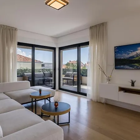 Sal Mare - Luxury And Elegant Family * Podstrana
